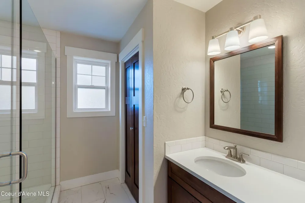 2403 Shady Oak Sandpoint, ID 83864