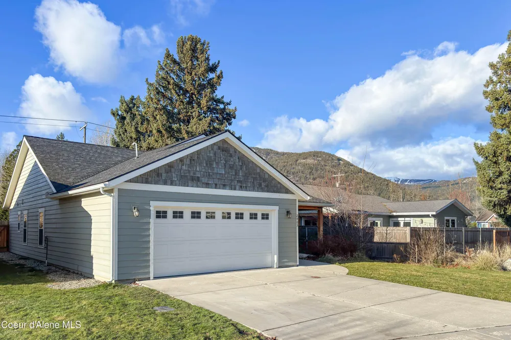 2403 Shady Oak Sandpoint, ID 83864
