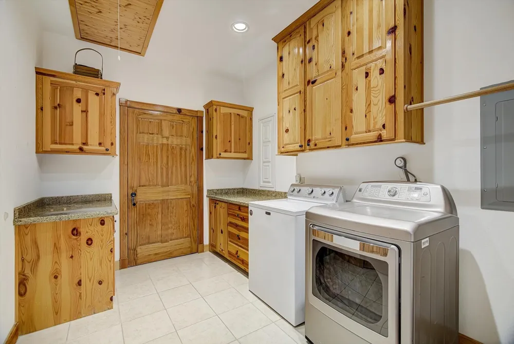 20205 Highway 146 Liberty, TX 77575