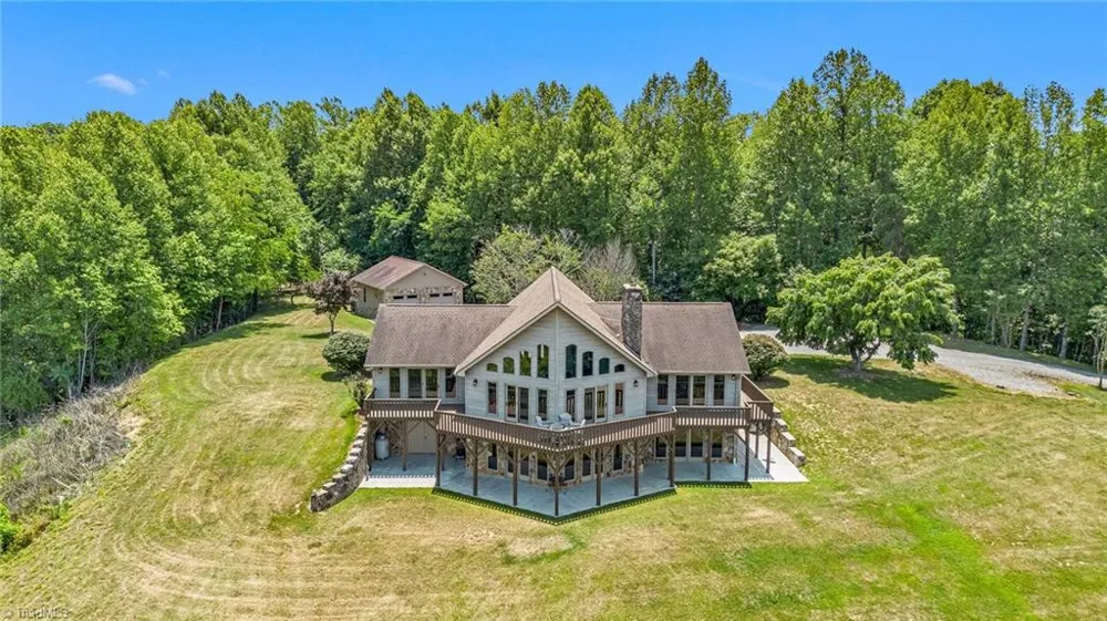 4937 W NC Highway 268 Wilkesboro, NC 28697