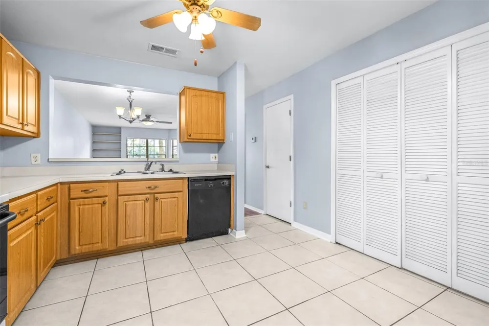 5100 BURCHETTE ROAD #4102 Tampa, FL 33647