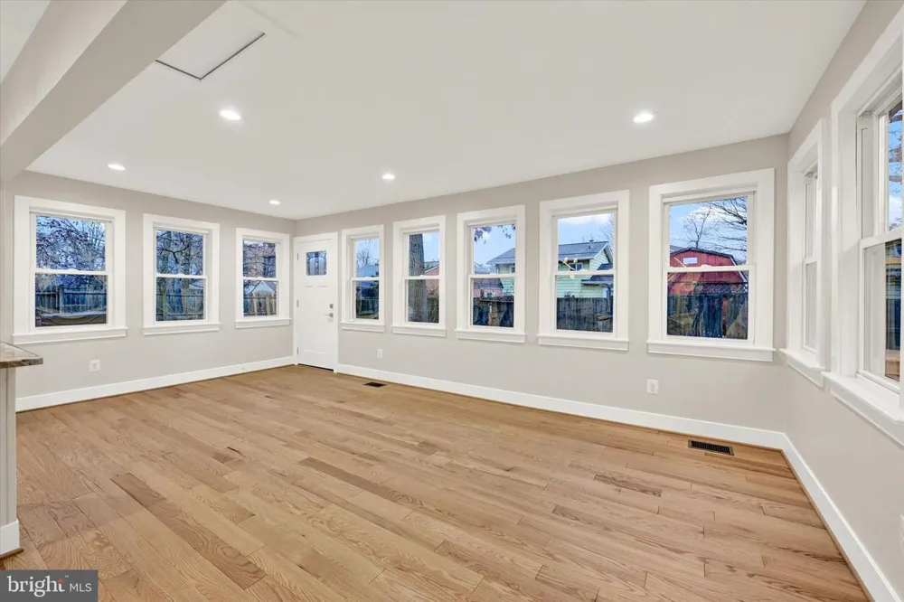 9603 BEACHWOOD AVENUE Lanham, MD 20706