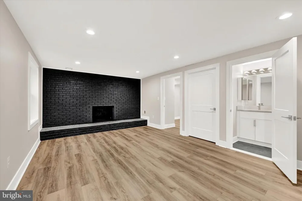 9603 BEACHWOOD AVENUE Lanham, MD 20706