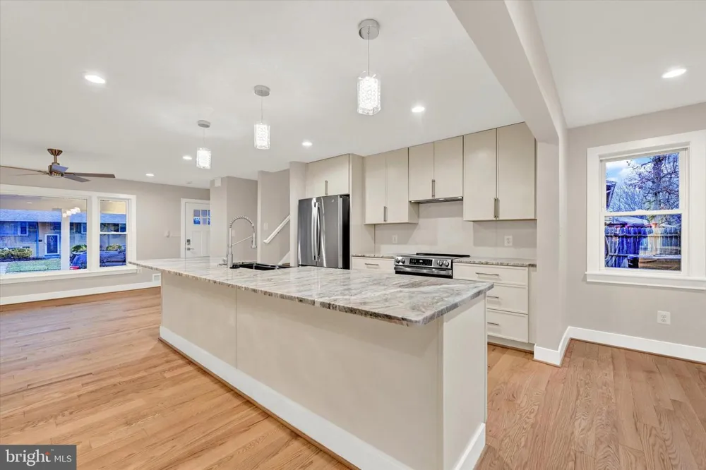9603 BEACHWOOD AVENUE Lanham, MD 20706
