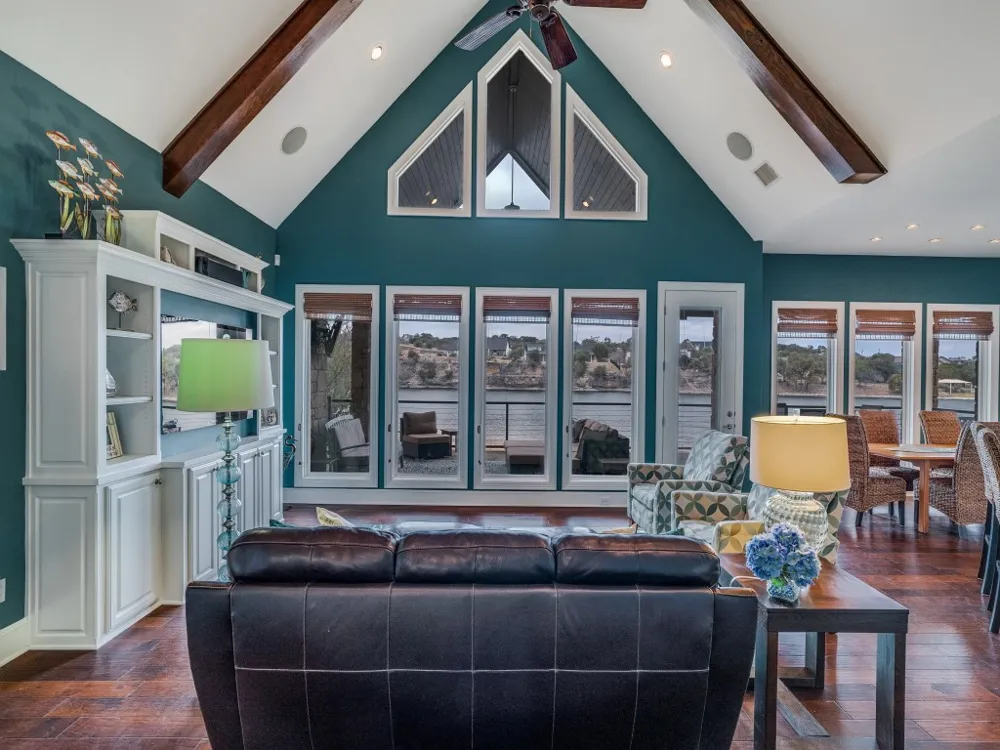 7033 W Hells Gate Drive Strawn, TX 76475