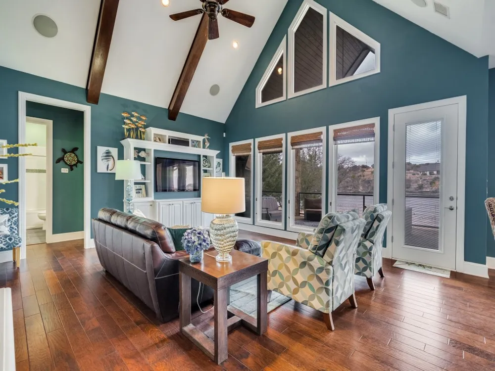 7033 W Hells Gate Drive Strawn, TX 76475