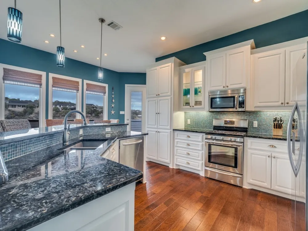 7033 W Hells Gate Drive Strawn, TX 76475