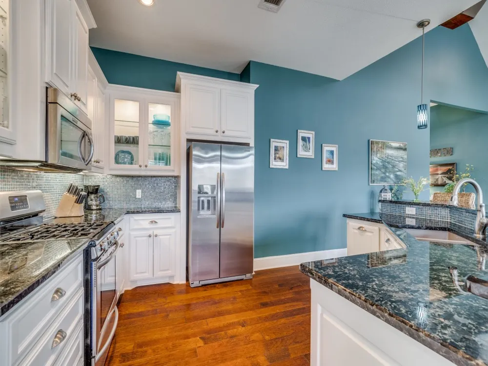 7033 W Hells Gate Drive Strawn, TX 76475