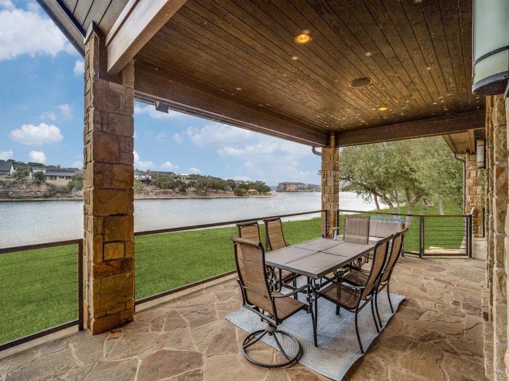 7033 W Hells Gate Drive Strawn, TX 76475