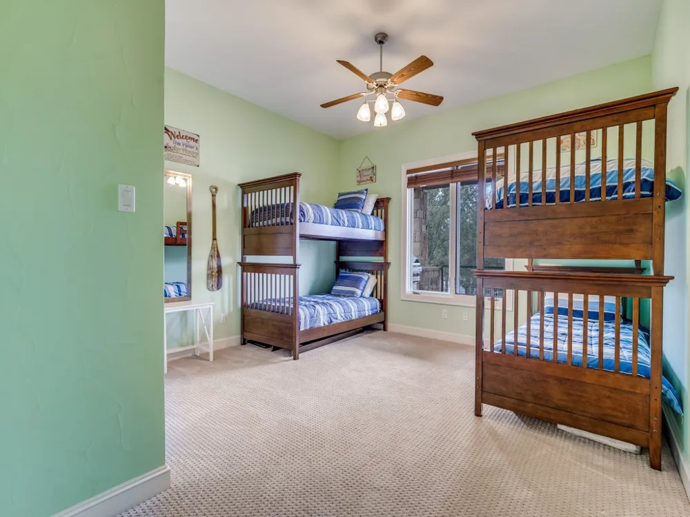 7033 W Hells Gate Drive Strawn, TX 76475