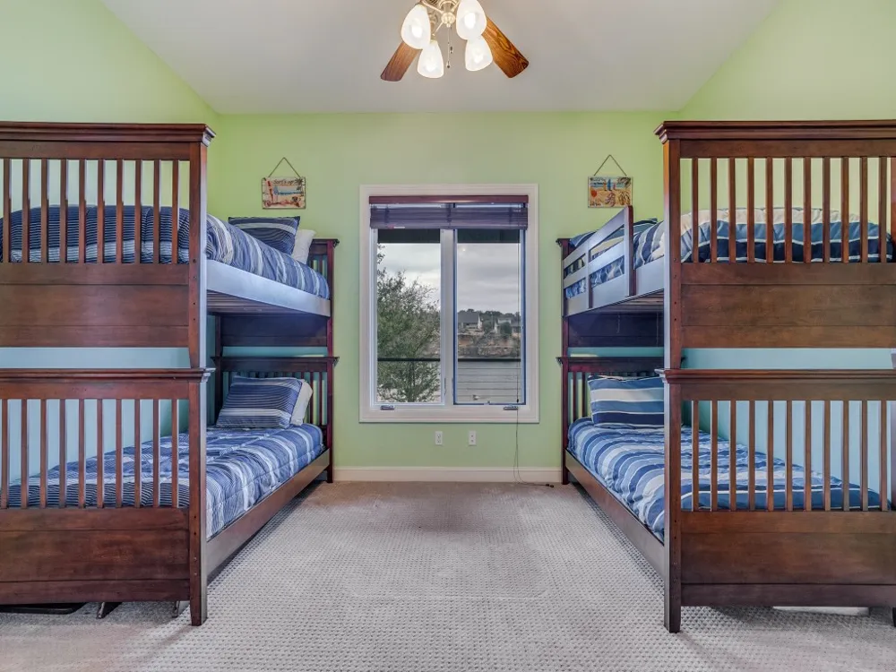 7033 W Hells Gate Drive Strawn, TX 76475