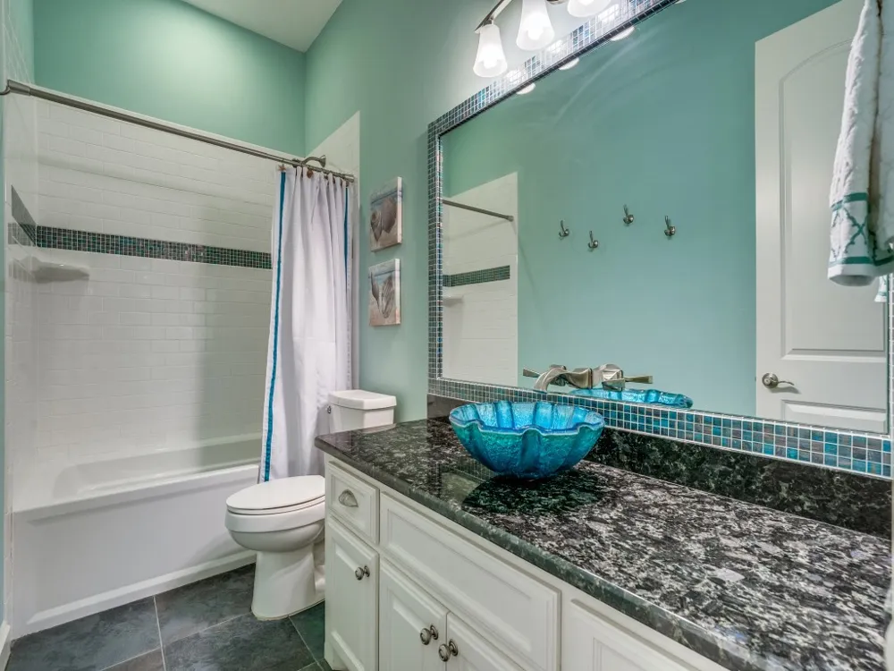 7033 W Hells Gate Drive Strawn, TX 76475