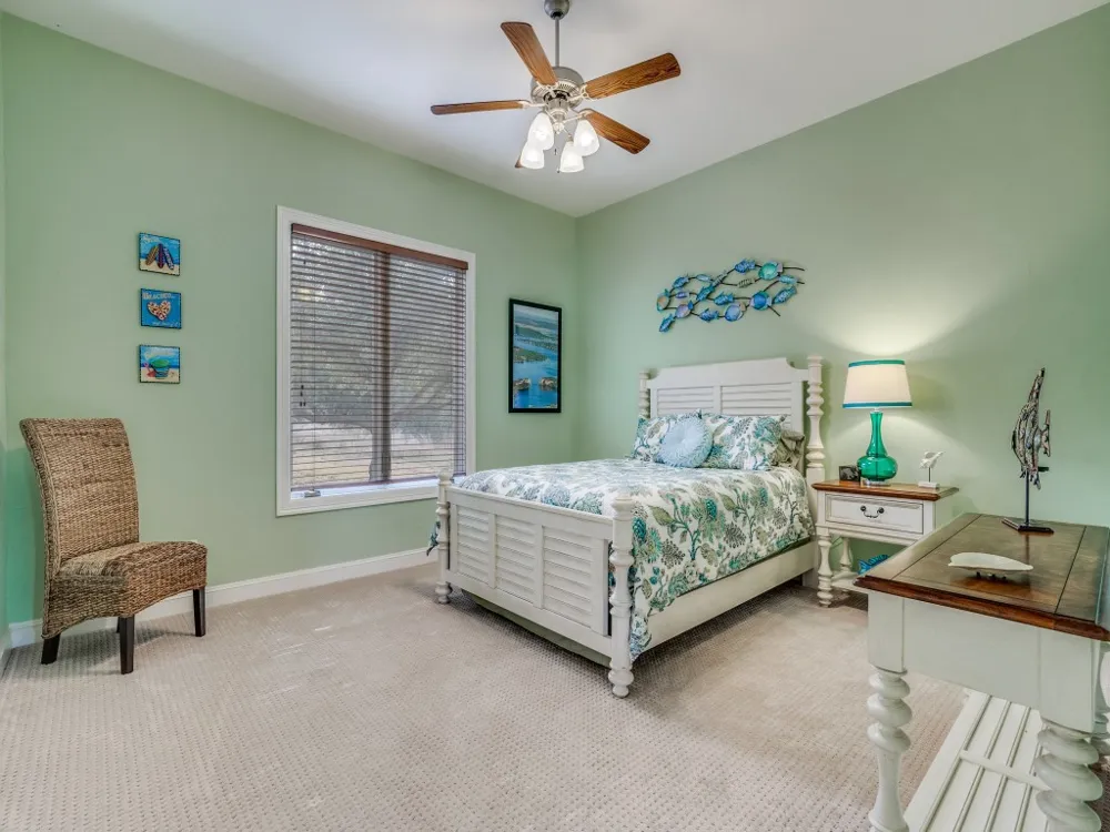 7033 W Hells Gate Drive Strawn, TX 76475