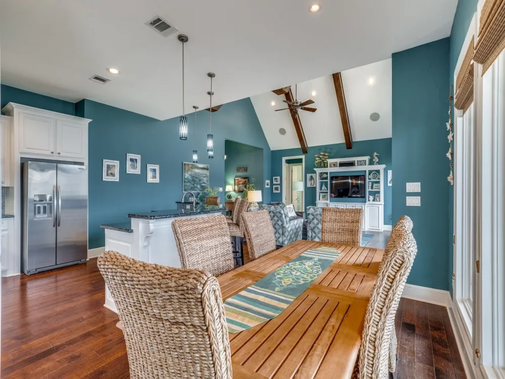 7033 W Hells Gate Drive Strawn, TX 76475