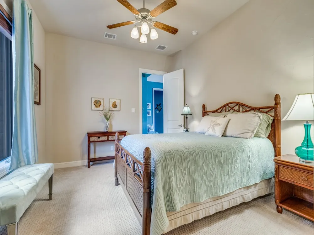 7033 W Hells Gate Drive Strawn, TX 76475