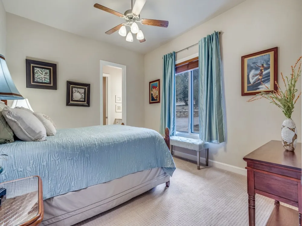 7033 W Hells Gate Drive Strawn, TX 76475