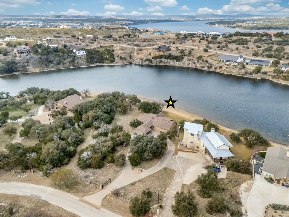 7033 W Hells Gate Drive Strawn, TX 76475