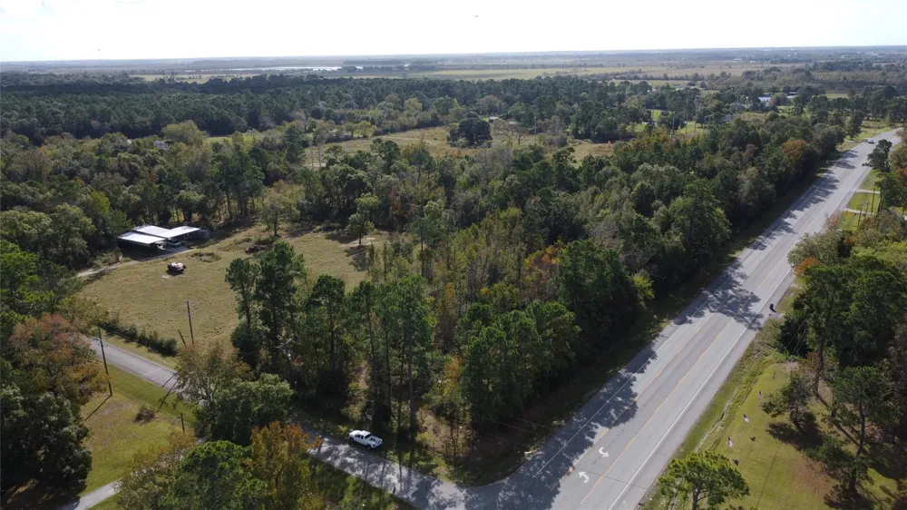 166 Otter Road Anahuac, TX 77514