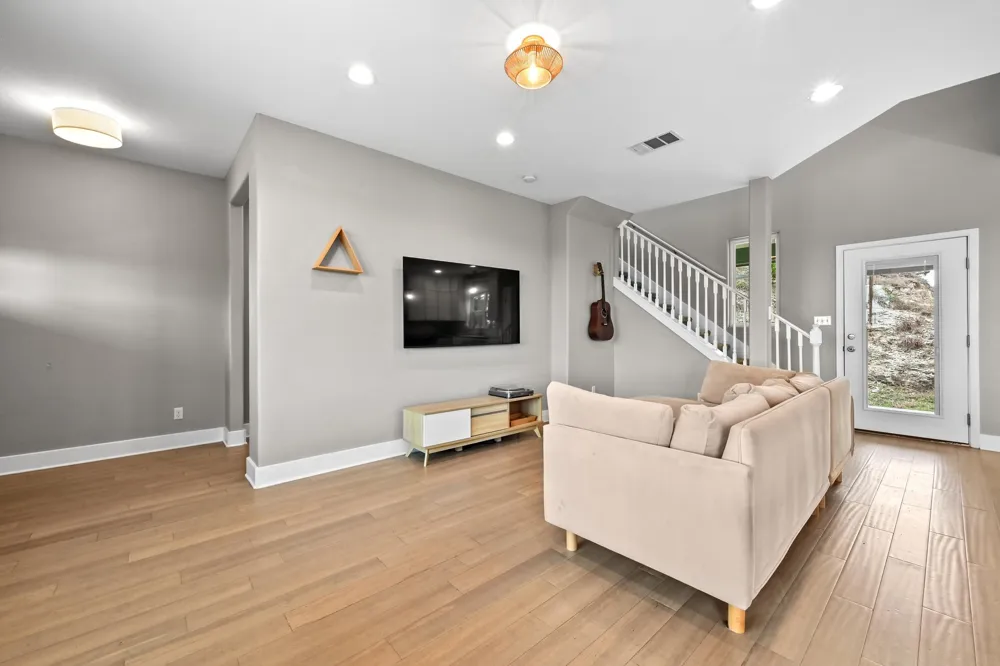 17305 Lake Wood Circle Dripping Springs, TX 78620