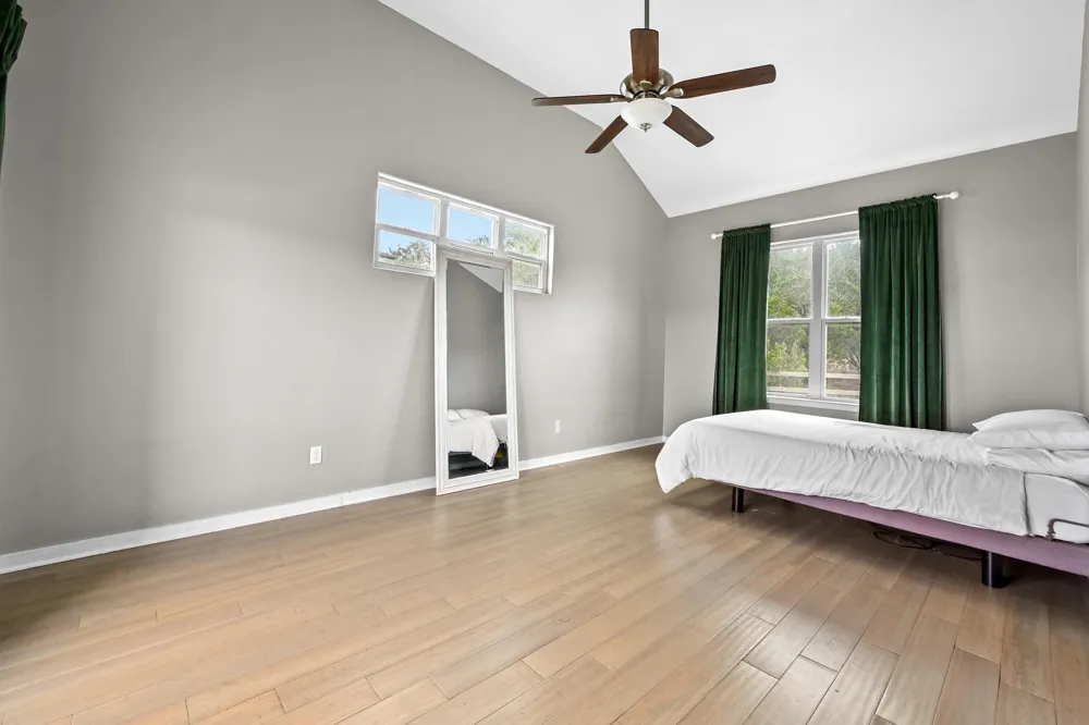 17305 Lake Wood Circle Dripping Springs, TX 78620