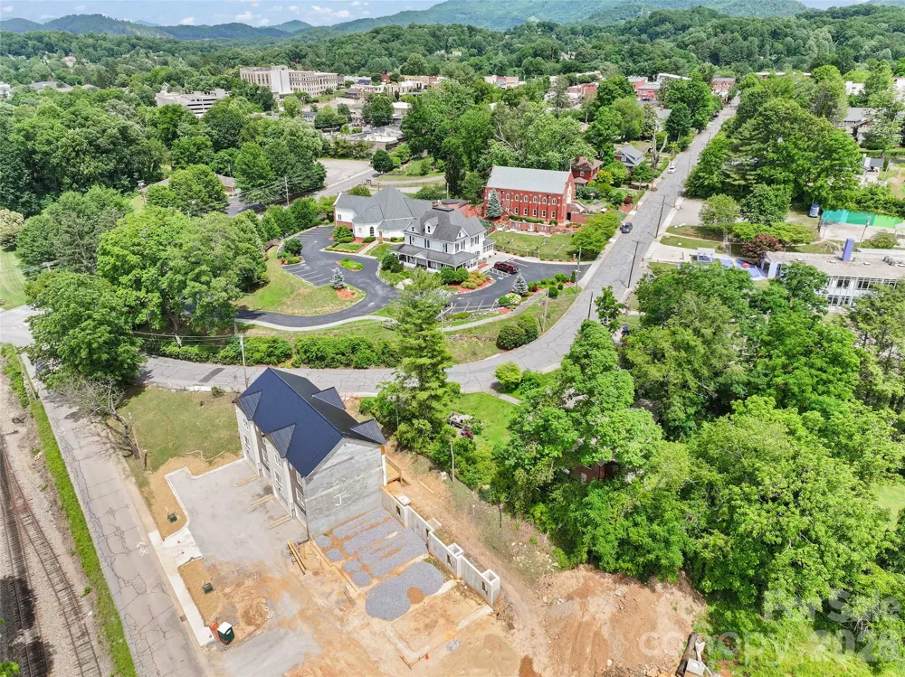45 Richland Street Waynesville, NC 28786