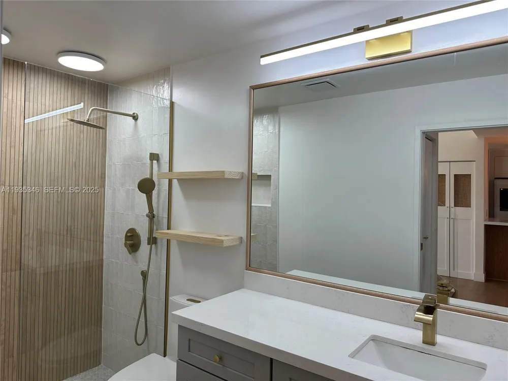 708 SE 3rd Ave Ext #201 Hallandale Beach, FL 33009