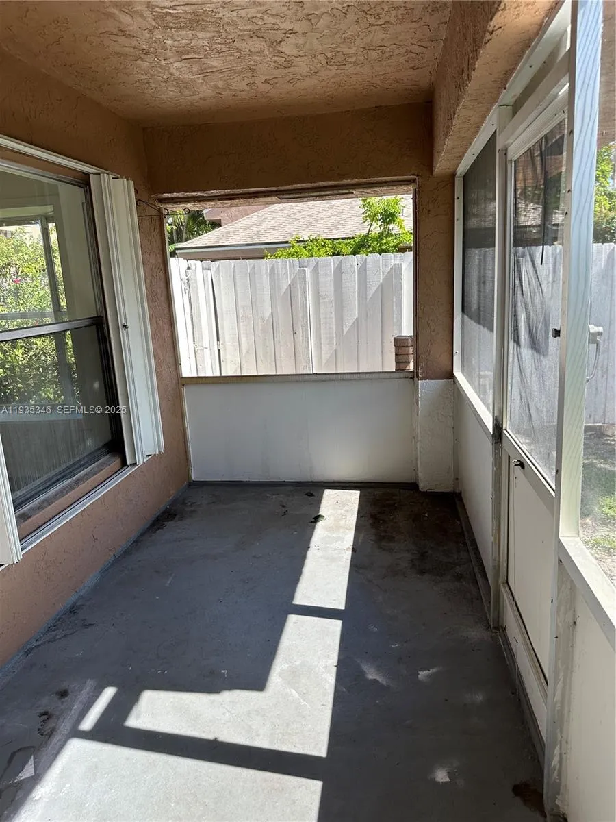 708 SE 3rd Ave Ext #201 Hallandale Beach, FL 33009