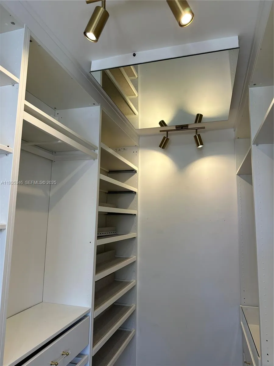 708 SE 3rd Ave Ext #201 Hallandale Beach, FL 33009