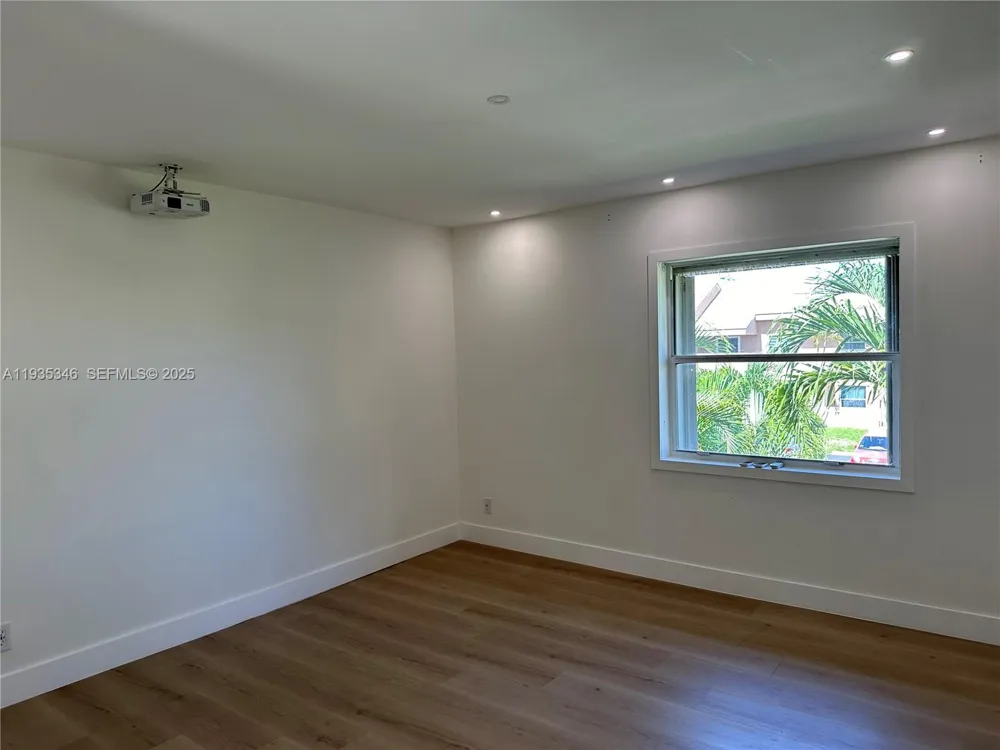 708 SE 3rd Ave Ext #201 Hallandale Beach, FL 33009