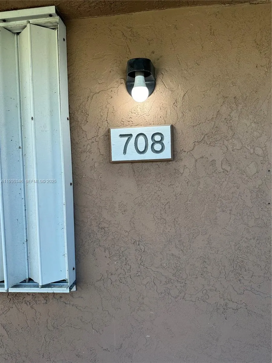 708 SE 3rd Ave Ext #201 Hallandale Beach, FL 33009