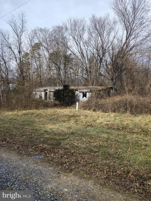381 REDWOOD DRIVE