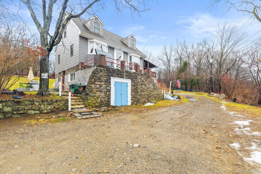 11 Cross Creek Road Cold Spring, NY 10516