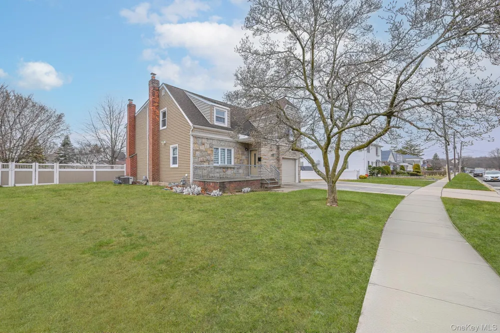 100 Morris Parkway Valley Stream, NY 11580