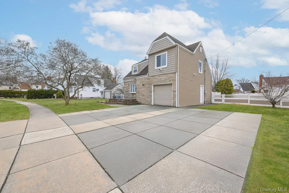 100 Morris Parkway Valley Stream, NY 11580