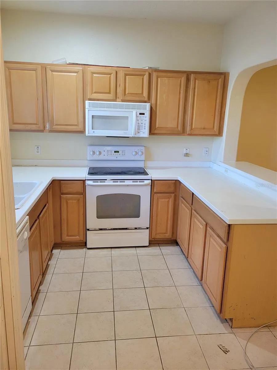 335 CAPE HARBOUR LOOP #105 Bradenton, FL 34212