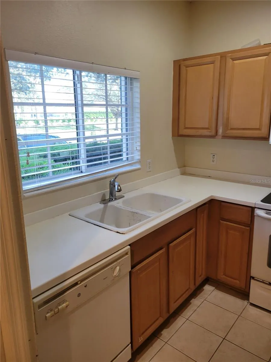 335 CAPE HARBOUR LOOP #105 Bradenton, FL 34212