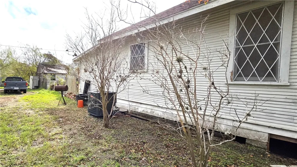 640 Fetick Avenue Taft, TX 78390