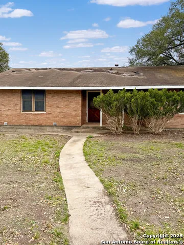 6462 Fm 1144 Karnes City, TX 78118