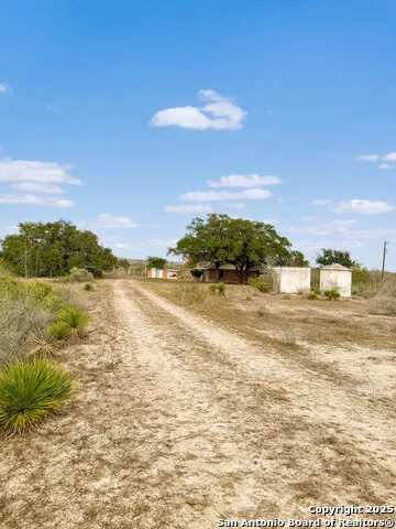 6462 Fm 1144 Karnes City, TX 78118