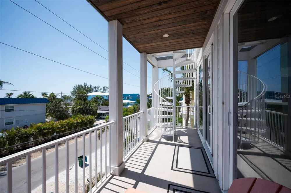 2201 AVENUE C Bradenton Beach, FL 34217