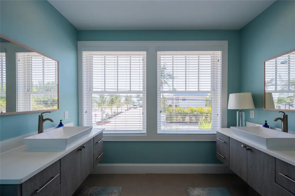 2201 AVENUE C Bradenton Beach, FL 34217