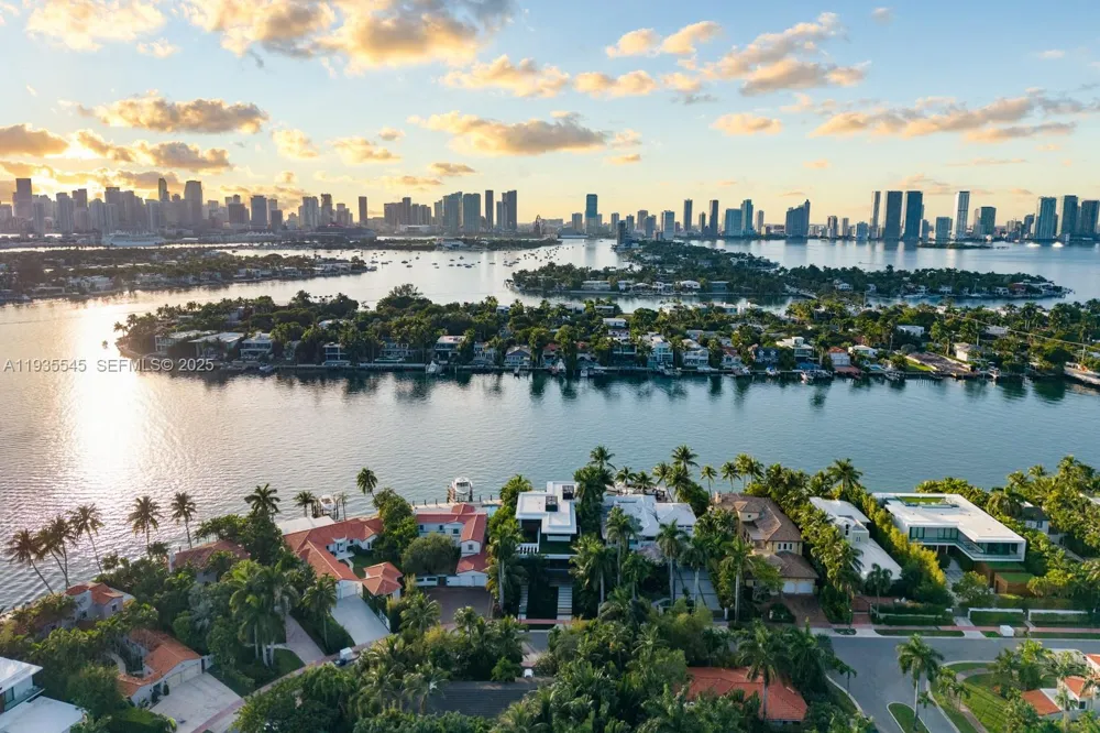 40 W Rivo Alto Dr Miami Beach, FL 33139