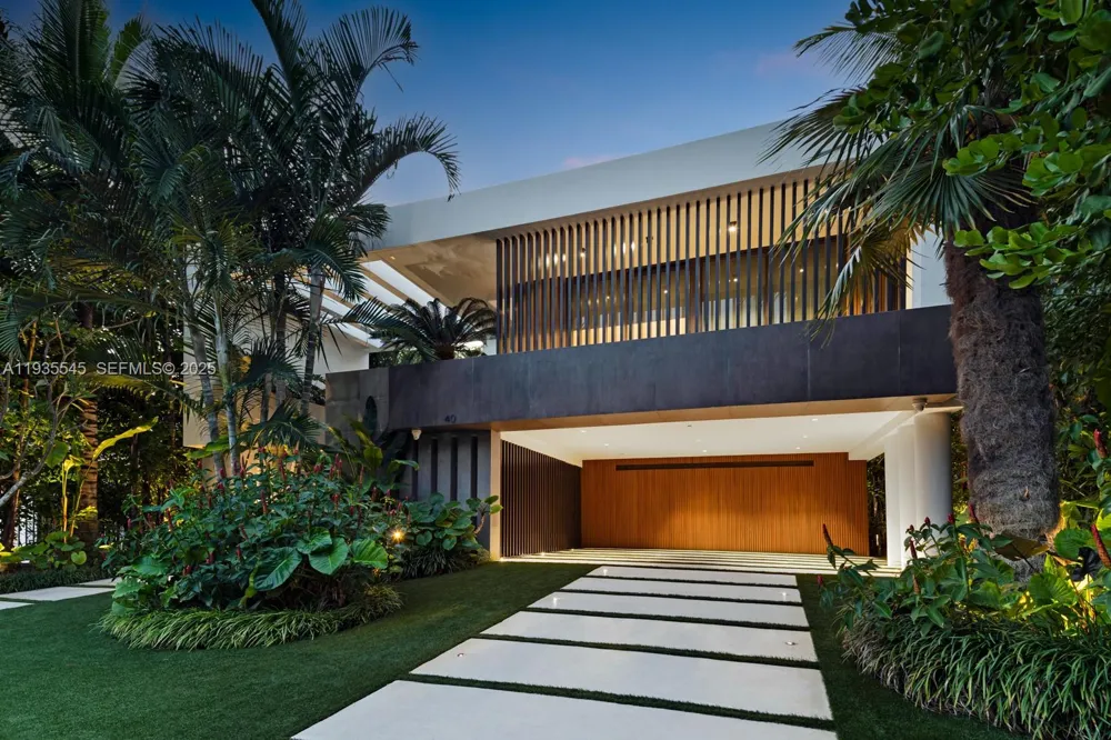 40 W Rivo Alto Dr Miami Beach, FL 33139