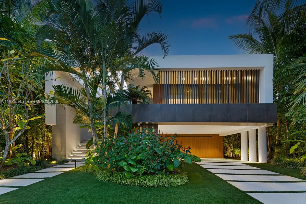 40 W Rivo Alto Dr Miami Beach, FL 33139