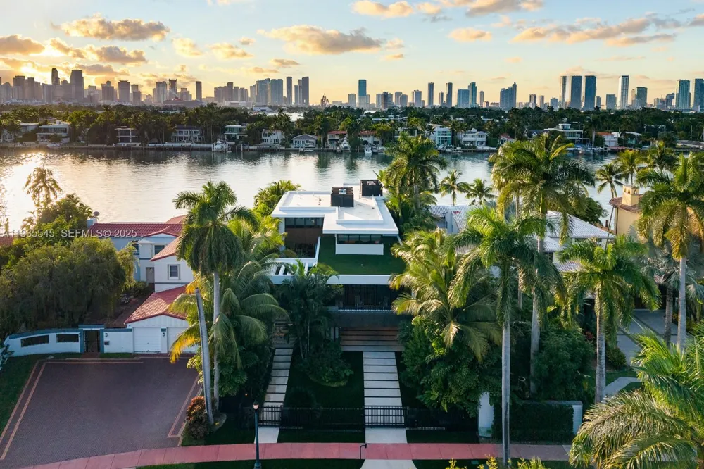 40 W Rivo Alto Dr Miami Beach, FL 33139