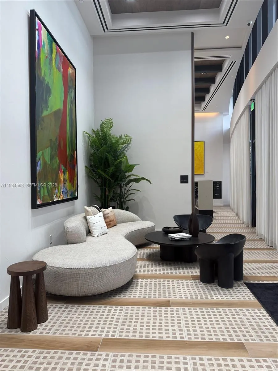 225 Miami ave #501 Miami, FL 33128