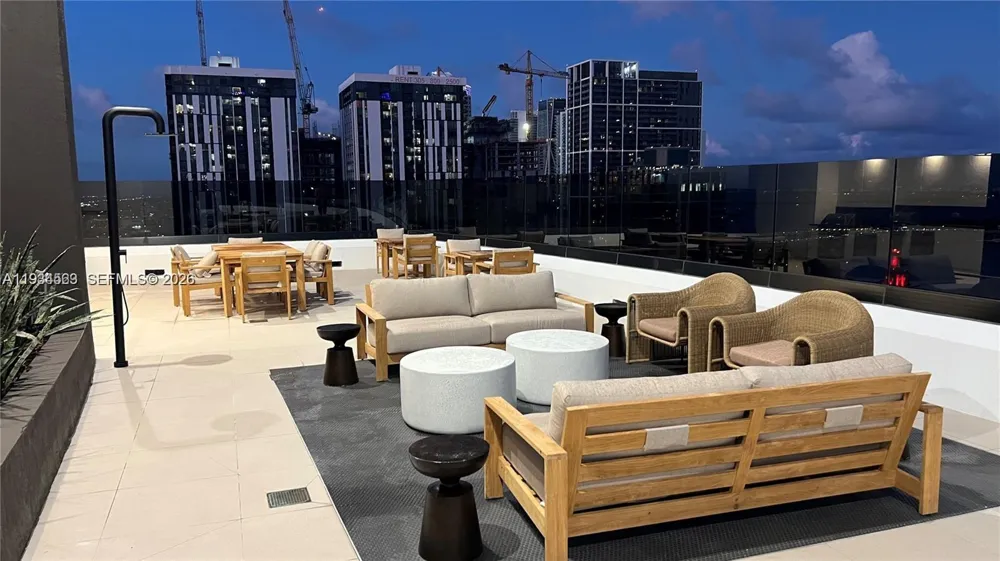 225 Miami ave #501 Miami, FL 33128