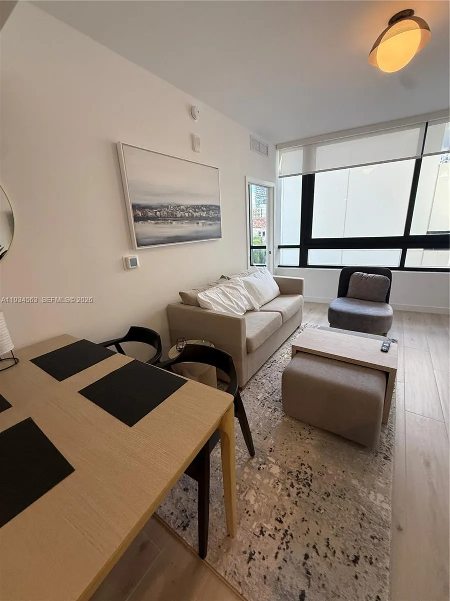 225 Miami ave #501 Miami, FL 33128