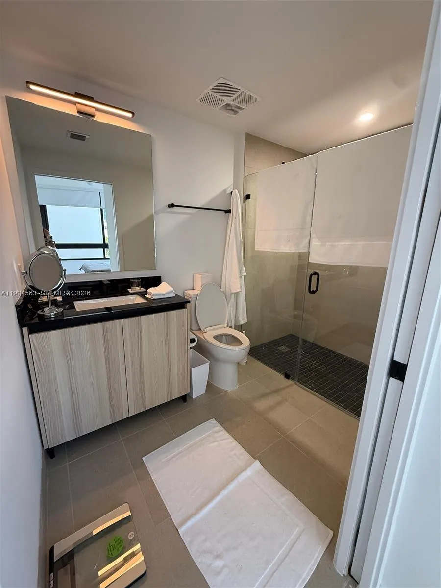 225 Miami ave #501 Miami, FL 33128