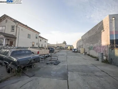 1041 7Th Ave